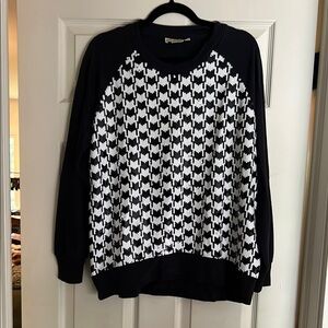 Chico's Navy and White Houndstooth Sweater